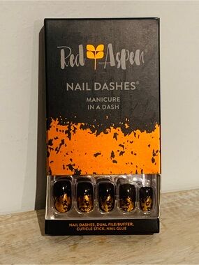 Red Aspen Nail Dashes
